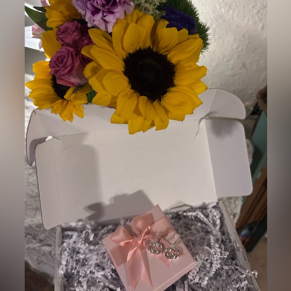 Gucci Luxury Logo Statement Earrings Sterling Silver ✨💫 - Picture 5 of 9